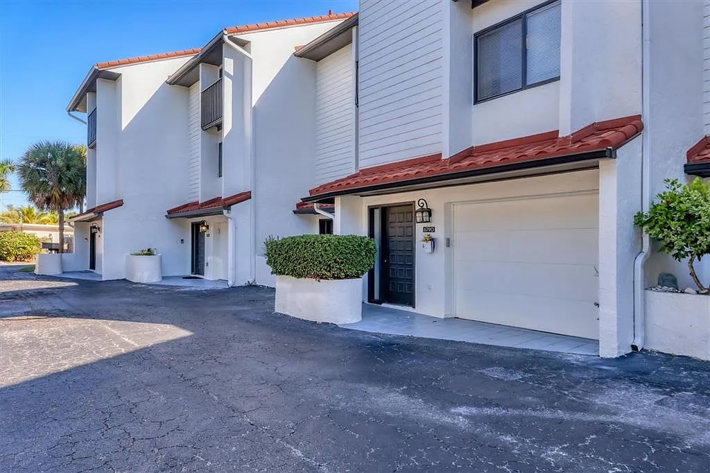 6790 Sarasea Cir, Siesta Key